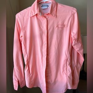 Columbia Women’s Pink Fishing Shirt Small